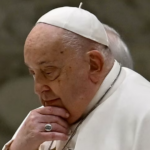 Papa sigue mejorando