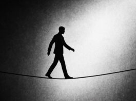 El exilio de la verdad: de la conciencia moral a la manipulación colectiva