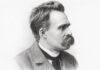 La muerte de Dios y el nacimiento del sentido: el abismo en Nietzsche Retrato a lápiz de perfil de Friedrich Nietzsche sobre fondo blanco.